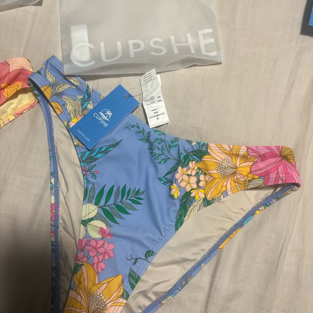 Cupshe Floral Bikini Bottom - Blue and Pink